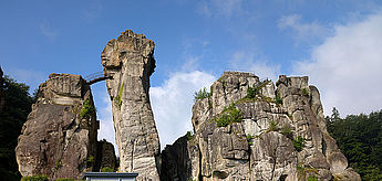 Erlebnis Externsteine - offene Führung Externsteine mit Besichtigung der Grotte